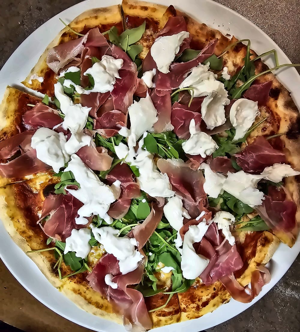 Pizza burrata et jambon cru de la Pizzeria Le Milord